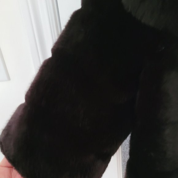 Magnificent designer faux-fur and leather coat - Picture 4 of 5